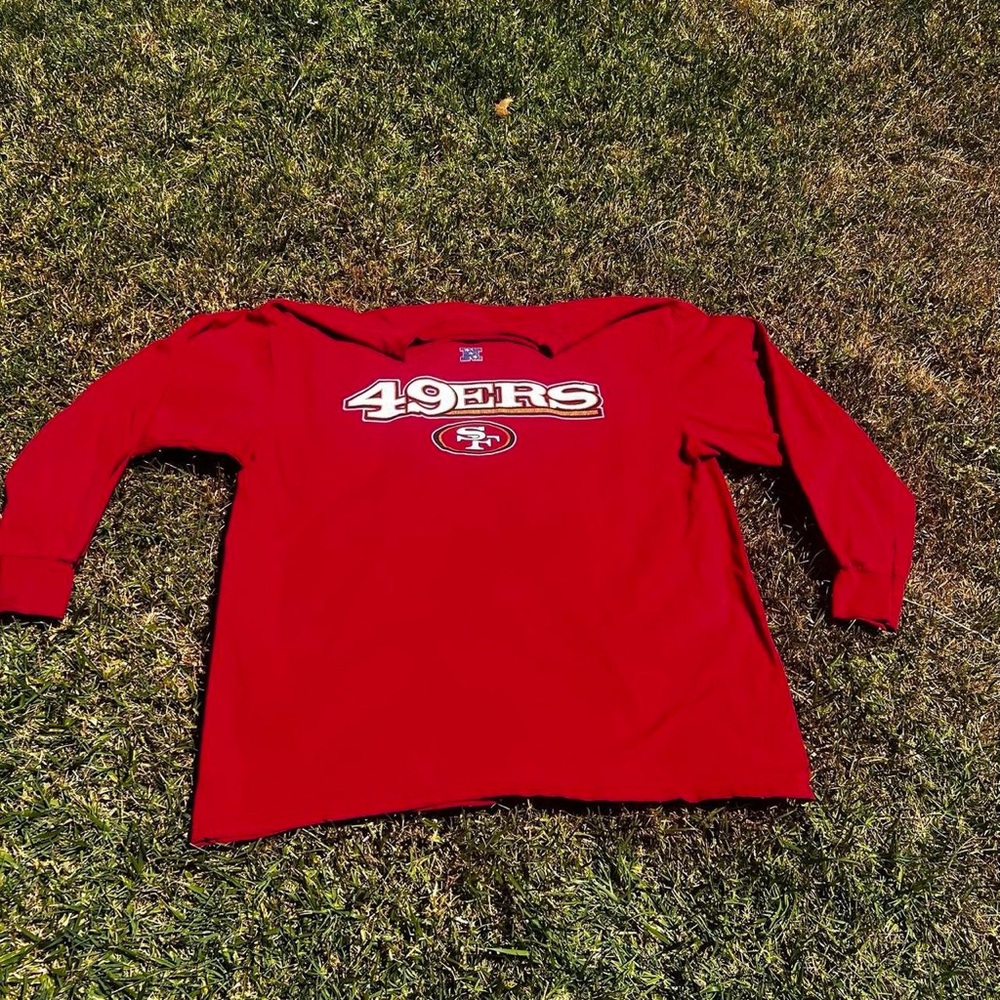 Red 49ers long sleeve good condition lightly worn 
.